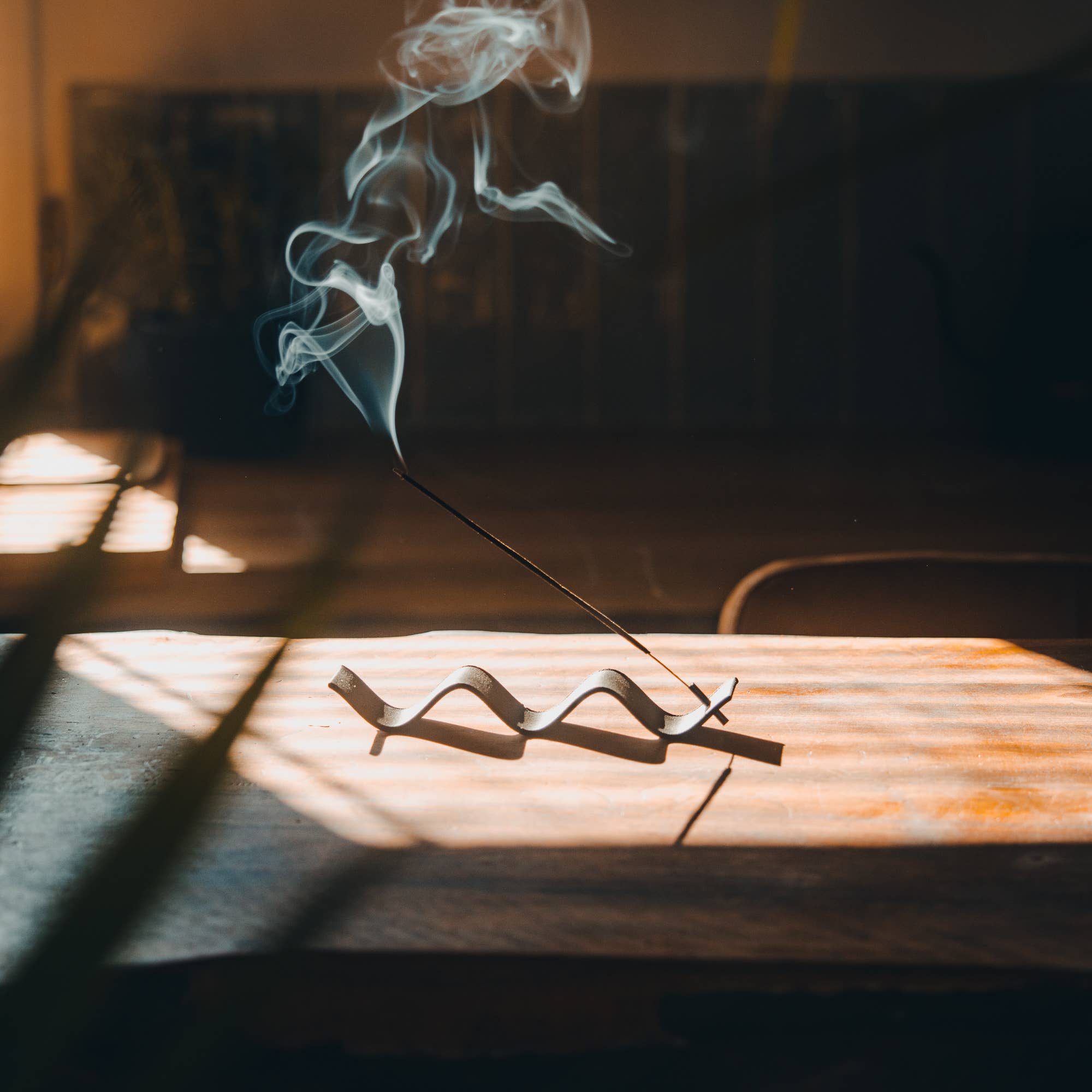 Incense Holder - Wood-based with metal insert - Curly